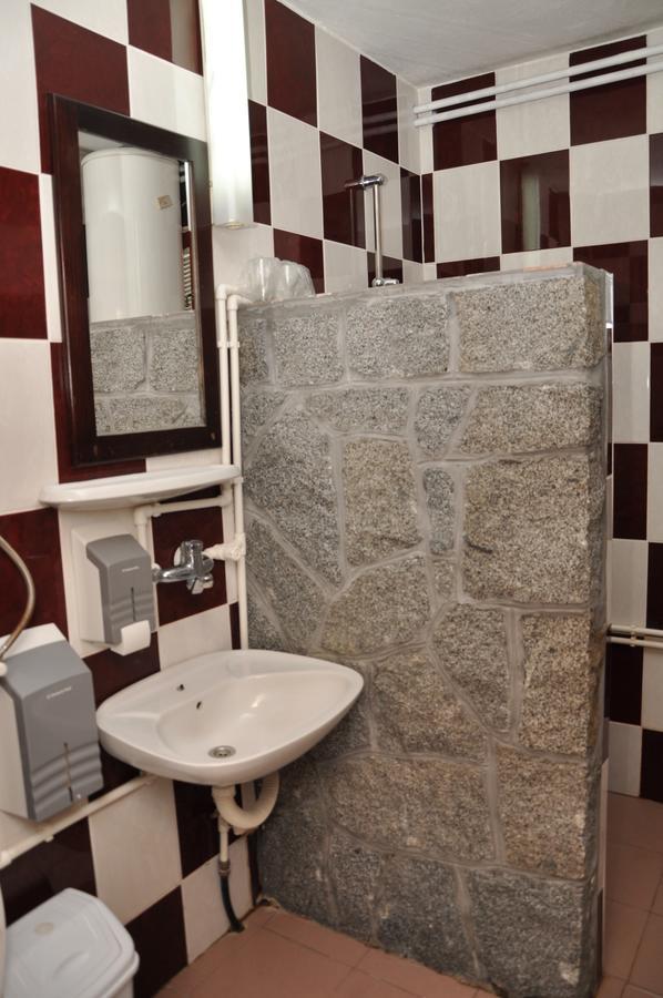 Inn Cakmara Raška Екстериор снимка